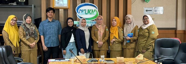 Tim kami bersama pegawai Dinas Koperasi, UKM Kabupaten Muara Enim setelah pemaparan aplikasi.