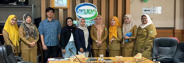Tim kami bersama pegawai Dinas Koperasi, UKM Kabupaten Muara Enim setelah pemaparan aplikasi.